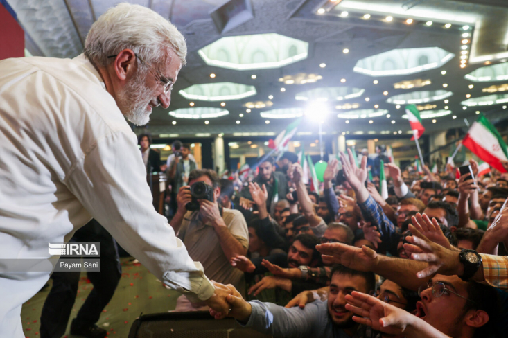  نامزد چهاردهمین دوره انتخابات بیان کرد: من امروز به پشتوانه اینکه شما می‌خواهید اقتدار ایران در جهان زیاد شود، برنامه داده‌ام. من امروز به پشتوانه اینکه می‌خواهید با فساد مبارزه شود پا به میدان گذاشته‌ام و محتاج به پشتیبانی شما هستم.
